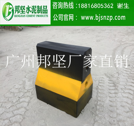 東莞佛山水泥隔離墩廠家供應，混凝土隔離墩最新價格